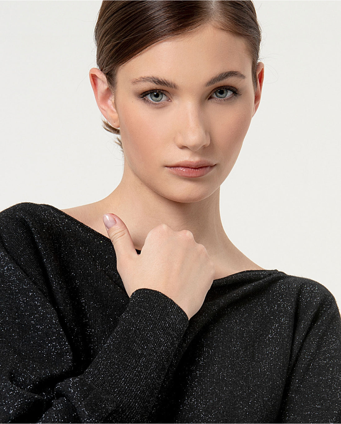554NEVI235_1_89.jpg